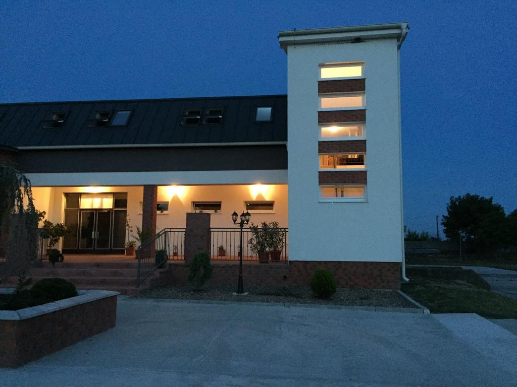 Guest House Hodus Vydrany Luaran gambar